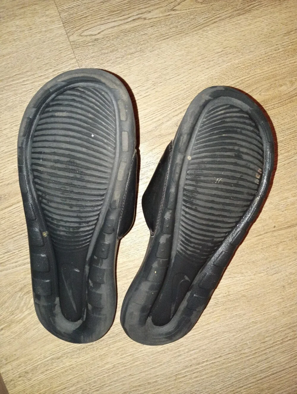 Nike classic slip